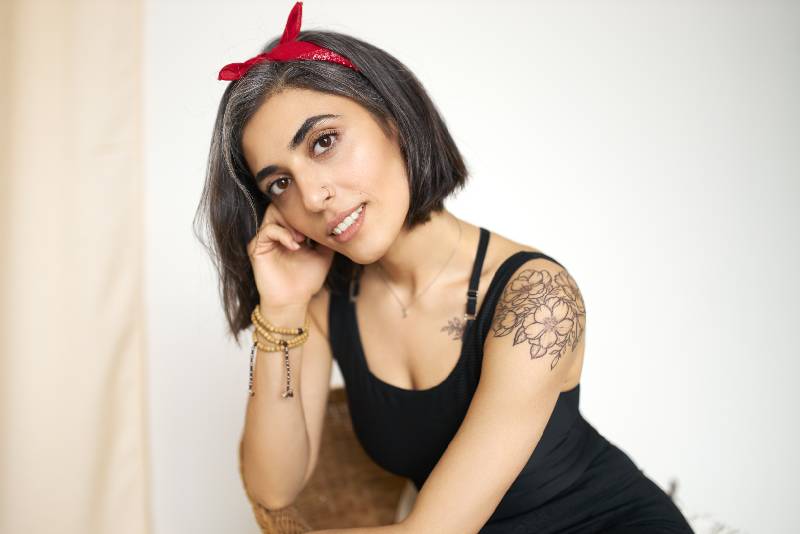 Por que remover tatuagens antigas exige tecnologia avançada: um guia para quem deseja apagar o passado